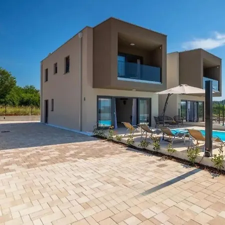 Vila Casa Esmeralda I *